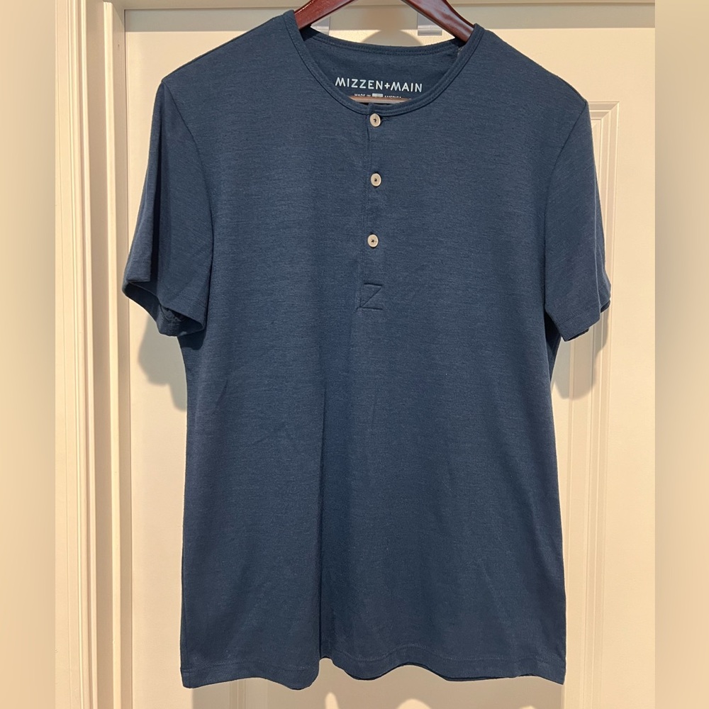 Mizzen + Main Henley T-shirt - Medium - Blue